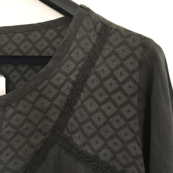 Torrid Challis Lace Trim Bell Sleeve Top Sz 3X Dark Gray Blouse Keyhole Stretch - Picture 6 of 14